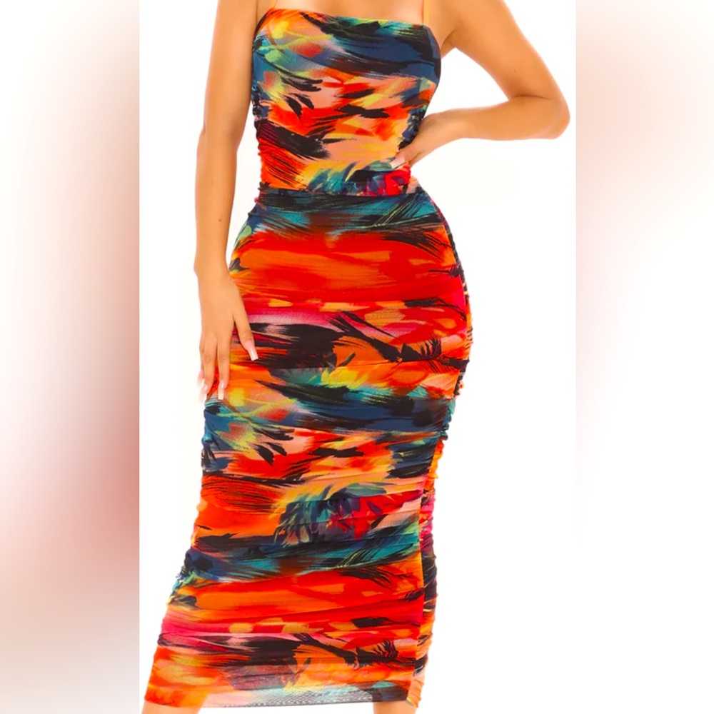 Multicolored Tropic Sun Ruched  Midi Dress. Medium